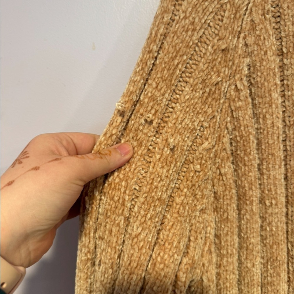 Alya super soft tan red white and green striped Cardigan - Picture 5 of 6